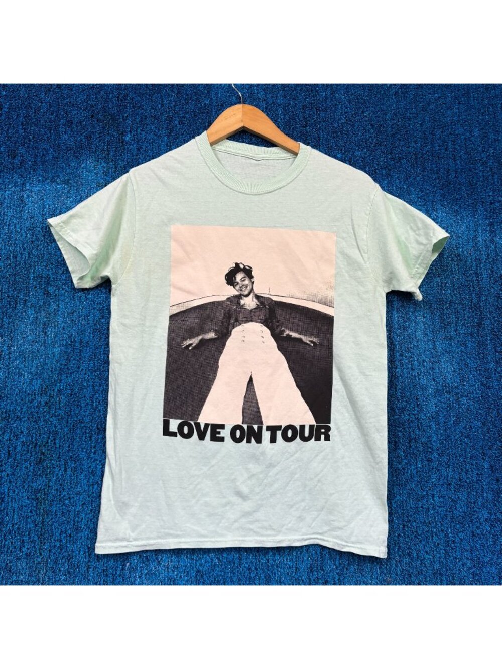 Harry Styles “Love On Tour” Graphic T-Shirt Size Small